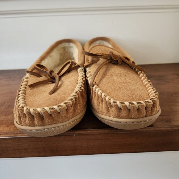 Minnetonka Moccasins size 8 - Picture 4 of 8
